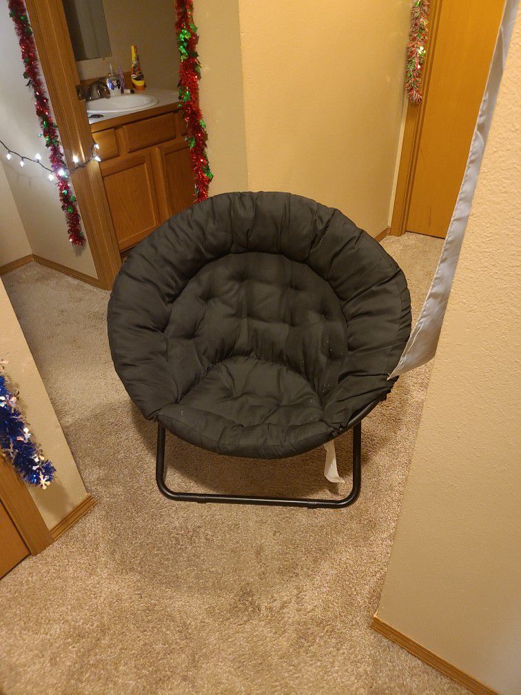 Oversized Saucer Chair