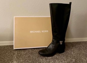 Michael Kors, 7.5 size, asking $35, Cave Creek Rd & Tatum Blvd
