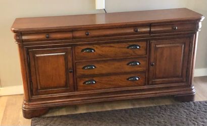 Credenza/Console