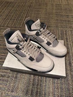 Jordan 4 Cavestone Size 9