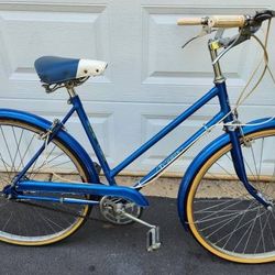 Triumph (Raleigh) 3 Speed Comfort Bike