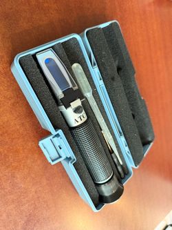 Portable ATC Refractometer