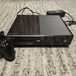 Xbox One - 500GB w/ Controller And Assorted Games