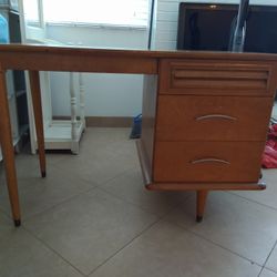 Mid Century Desk In Honey Color, Peg leg.