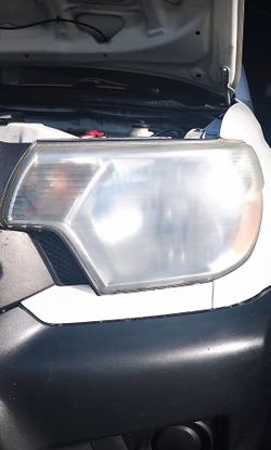 Headlight fixing kit