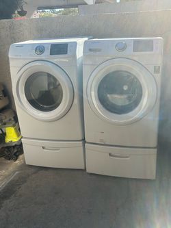 Samsung washer and gas dryer set