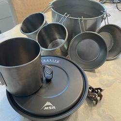 8 Piece Camping Cooking Set Pots Bowls Mugs Backpacking