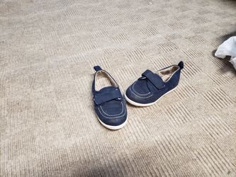 Boys shoes size 5 toddler