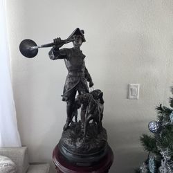 Hunter with Horn and Hounds, Classical Bronze Statue by Moreau 
