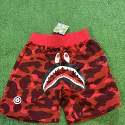 BAPE RED CAMO ABC SHORTS SIZE L