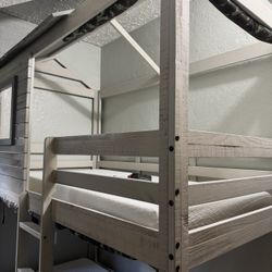 Bunk Bed 