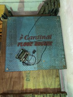 Cardinal Floor Hugger heavy-duty industrial floor scale