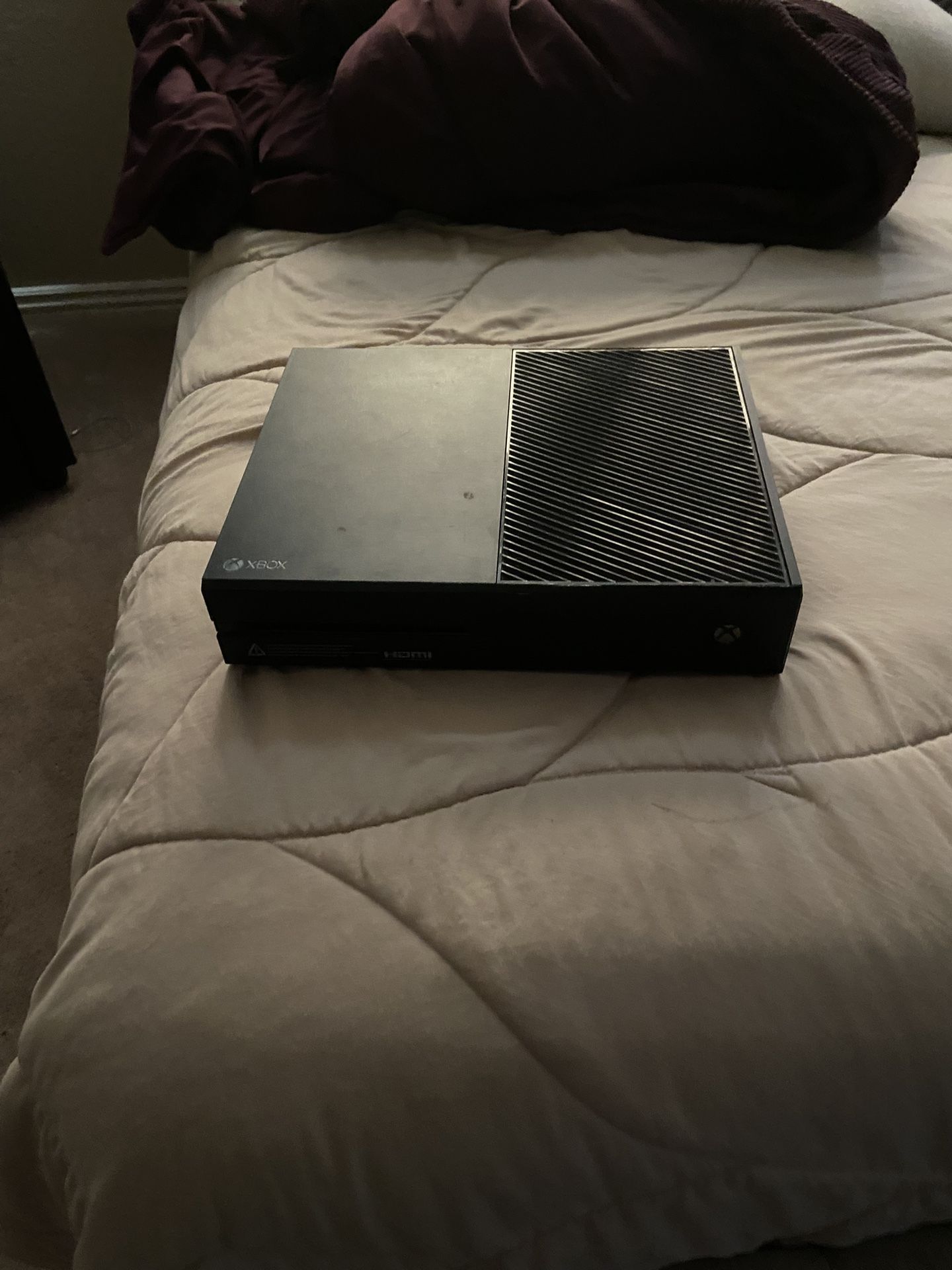 xbox one with controller and cords