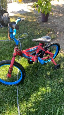 Spider man Bike with training wheels