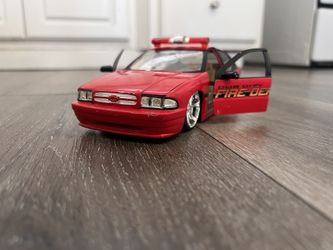 Diecast 1/24 Jada Dub City 1996 Chevrolet Chevy Impala Fire Dept   