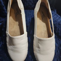 Bugsy Platform Sandal - 
EASY STREET (Sz: 9N)