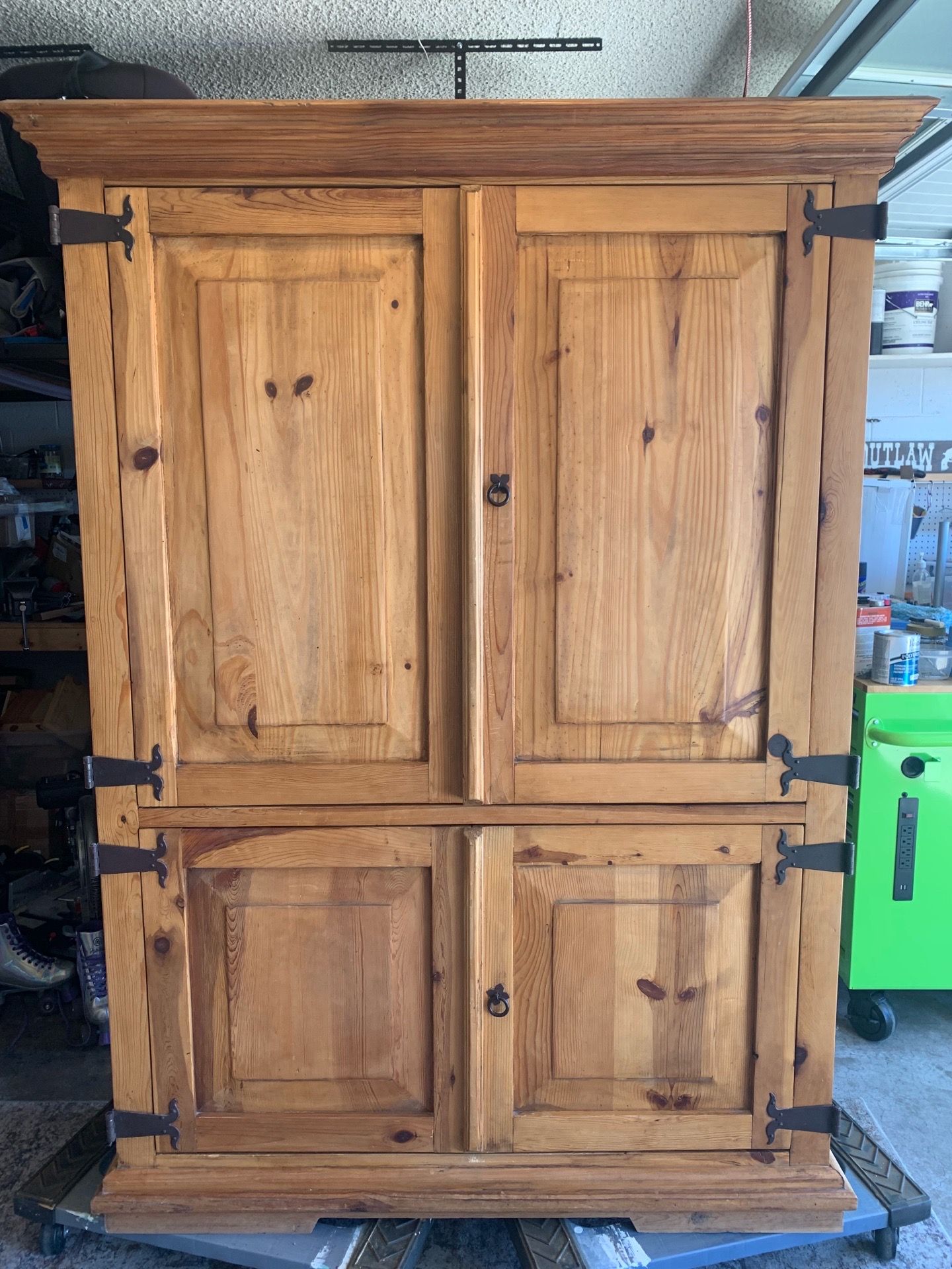 Rustic pine computer desk hutch