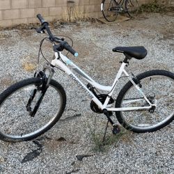 Roadmaster Granite Peak Mountain Bike