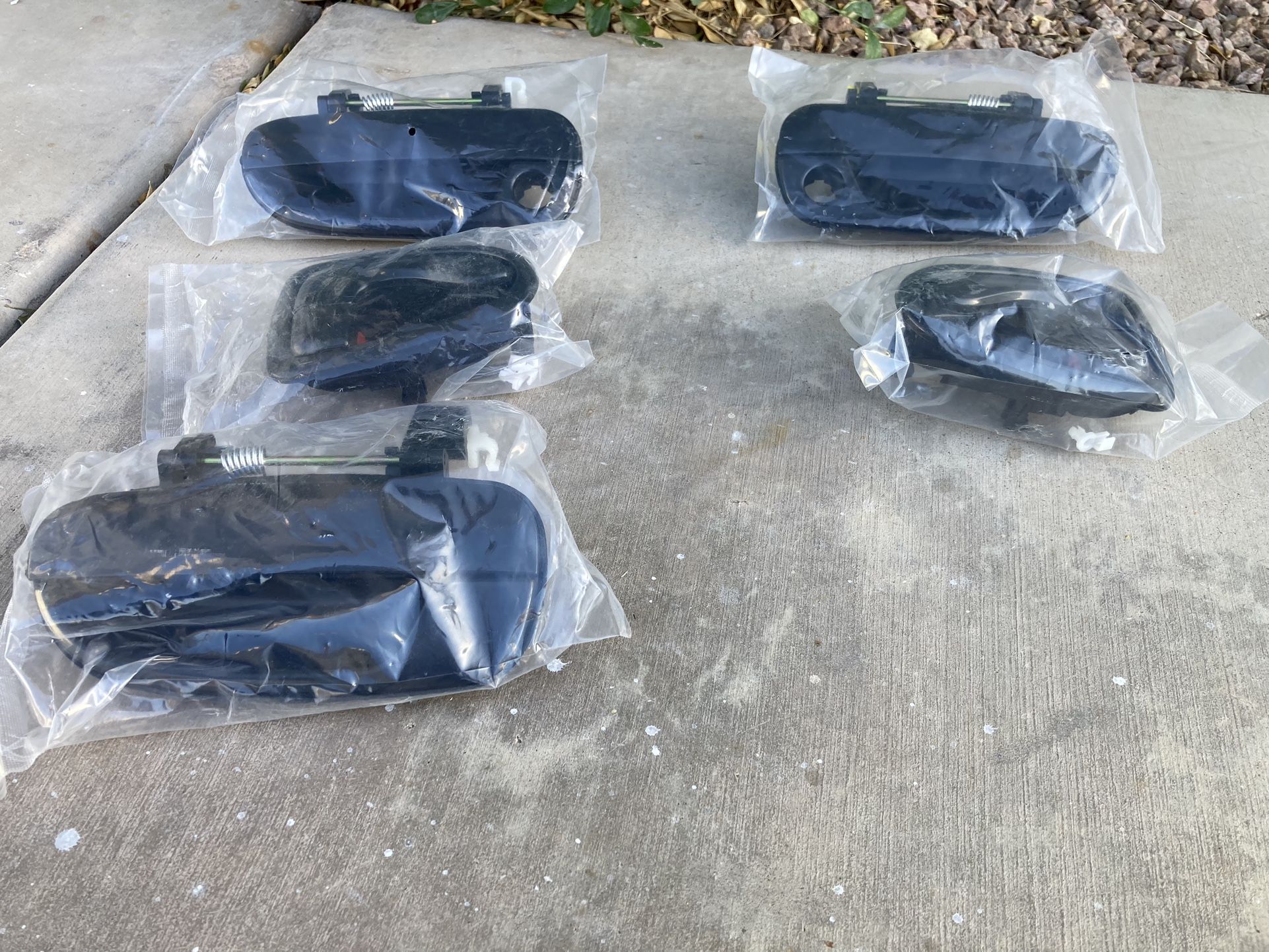 2000-2005 Hyundai Accent Interior & Exterior Door Handles