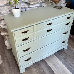 🌟pending- Beautiful VINTAGE Sage Green Dresser🌟