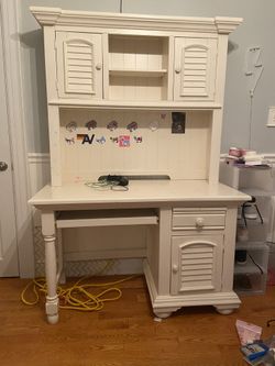 Desk/vanity