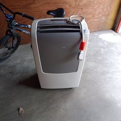 Frigidaire AC Unite