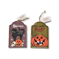 Hannas Handiworks Halloween Wood Hanging Ornaments Set of 2 Cat Pumpkin Skull