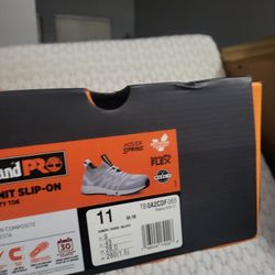  Bran New shoes knit slip on  safty toe