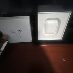 Apple AirPods 1st Generations 