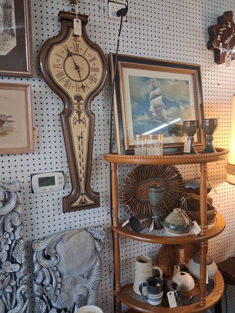 Asian Art, Tableau, Hutches, Frames, Desks, Books