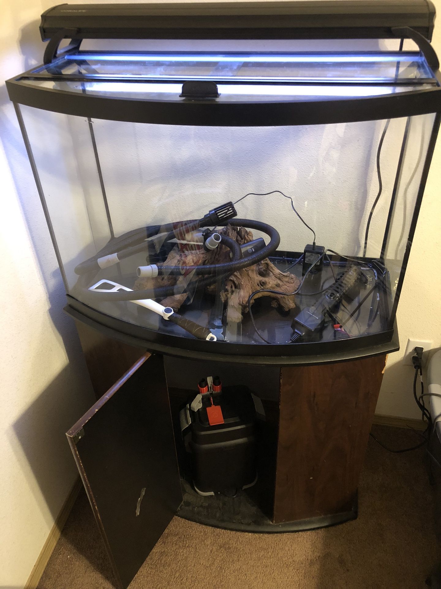 36 Gallon Aqueon Bow Front Aquarium w/ Stand
