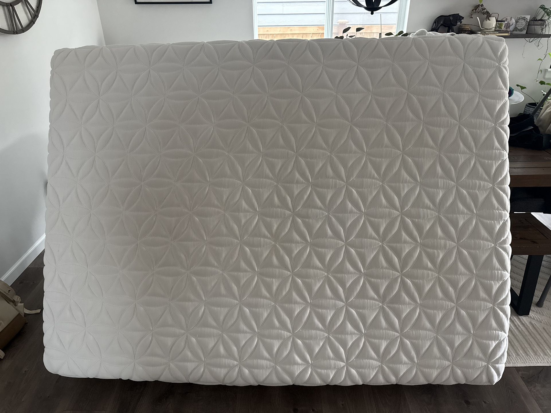 Tempur-Pedic Luxe Queen Mattress – $200 OBO (Must Go Today!)