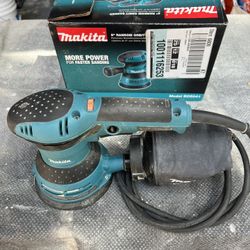 Makita 5inch Orbital Sander (Corded)