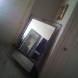 ESPEJO GRANDE DE METAL PESADO  MUY  GRANDE  $50 DLLS O MEJOR OFERTA ÁREA ISLETA 