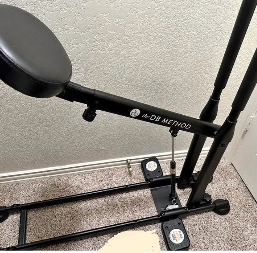 DB Method Squat Machine