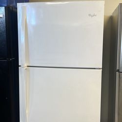 Whirlpool Gloss White Top Freezer Refrigerator Apartment Size 