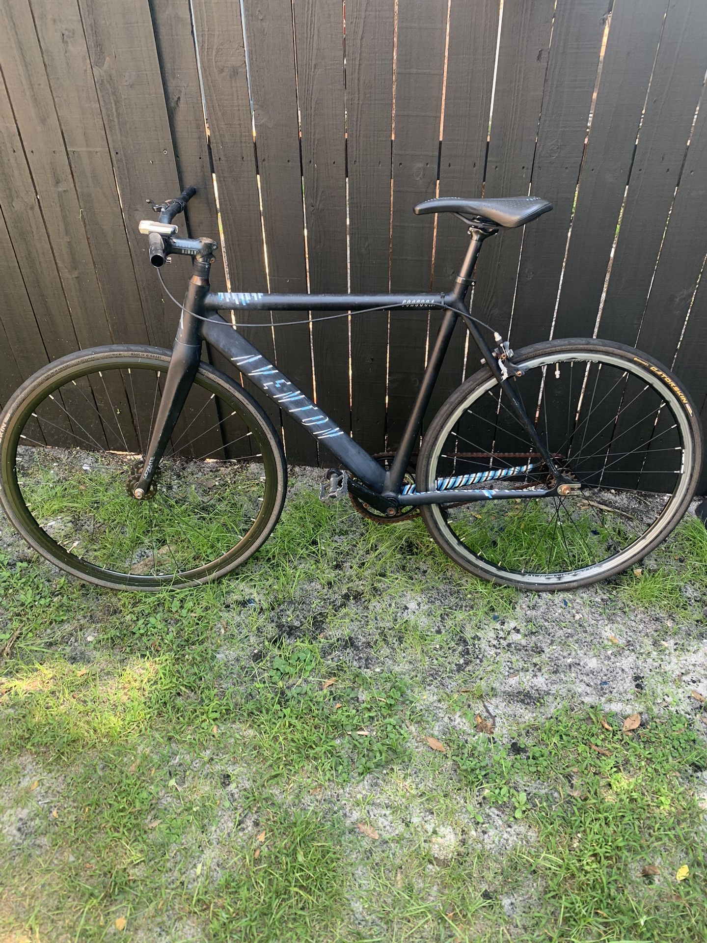 2017 Aventon Cordoba Track Fixed Gear Bike ( Used)