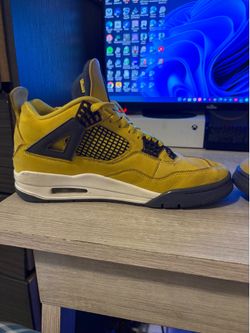 Jordan 4 thunder (9.5)