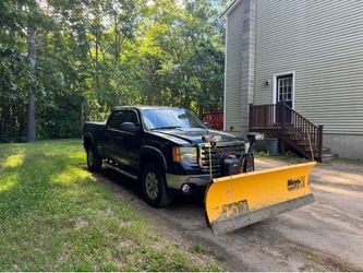 2012 GMC Sierra 2500HD SLE Crew Cab 4x4 w/ Meyer Lot Pro Plow - $12,500 OBO