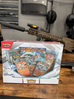 Pokemon Reshiram Box