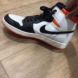 Nike 1s