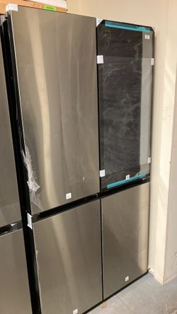 💥💥BlowOut Sale💥Bespoke 4-Door Flex with Family Hub+ in Charcoal Family Hub panel, Stainless Steel