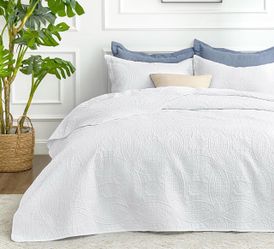 New Queen Size Quilt Bedding Set White Bedspread, Soft Lightweight Coverlet