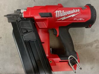 Milwaukee M18 Fuel Brushless 3-/12 in. 21 Degree Framing Nailer