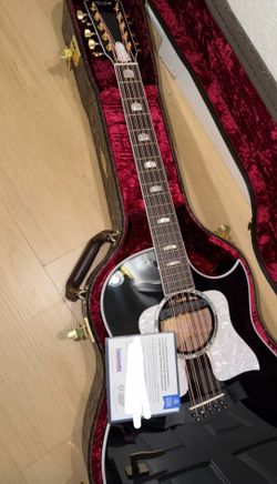 Taylor bajo quinto 657ce guitar
