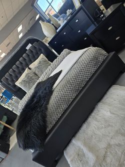 ✨️4pc Queen, King Bedrooms ✨️ Furniture Sectionals, Dining Avail