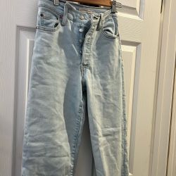 women’s levi’s jeans 