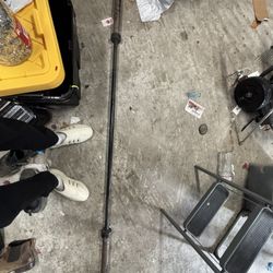 7FT – 35LB Olympic Barbell (Great Condition)