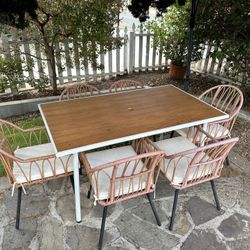Patio Table w/Six Chairs