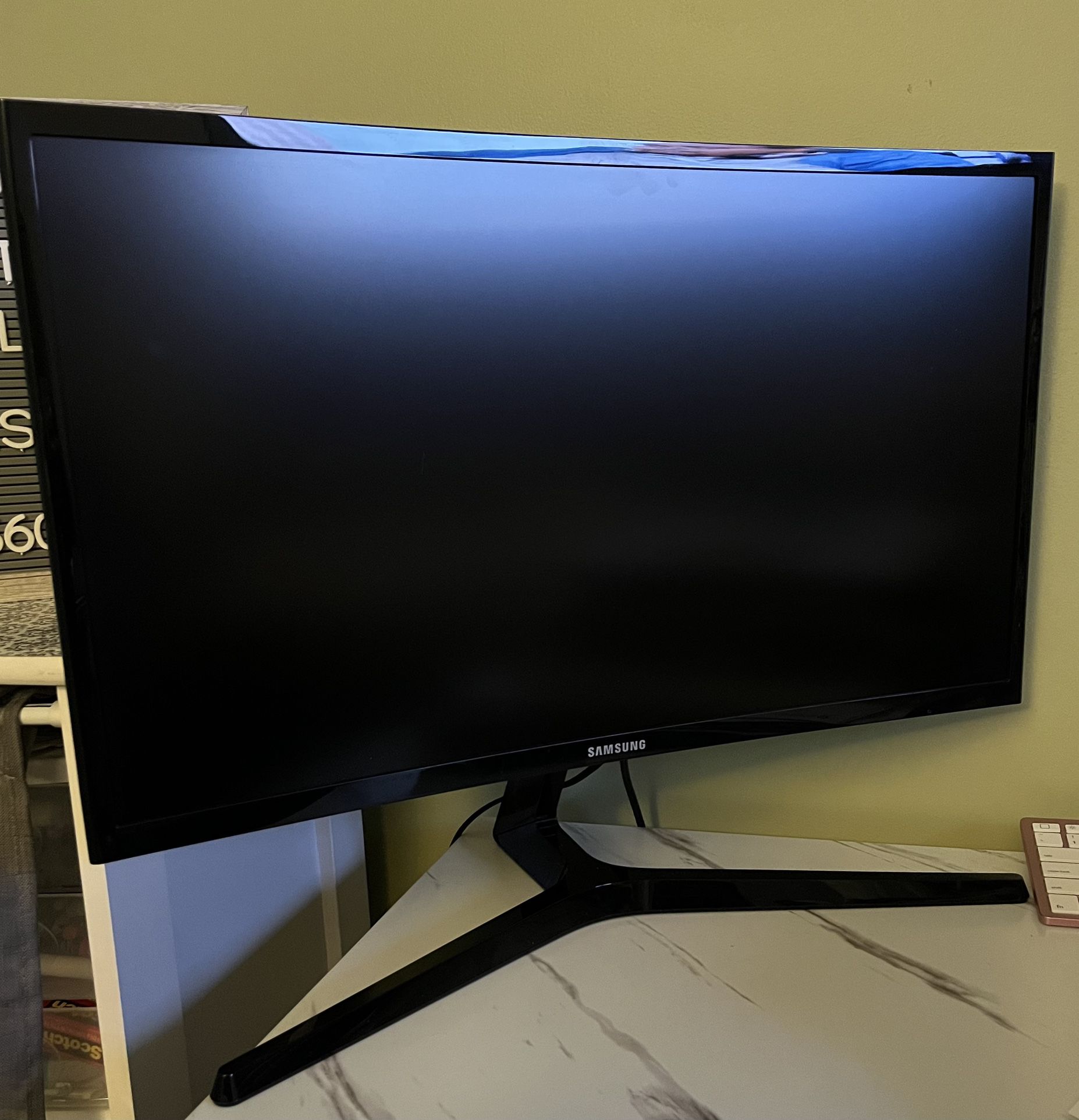 Samsung 24” Curved Monitor 